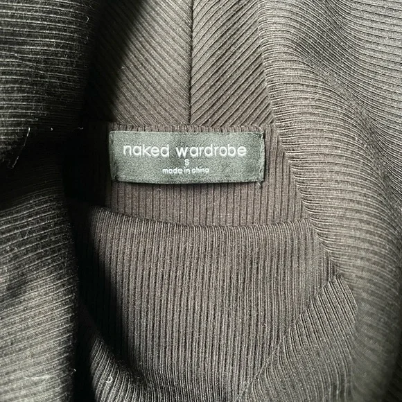 Naked wardrobe sleeveless Turtleneck Top 🖤 - Picture 7 of 8